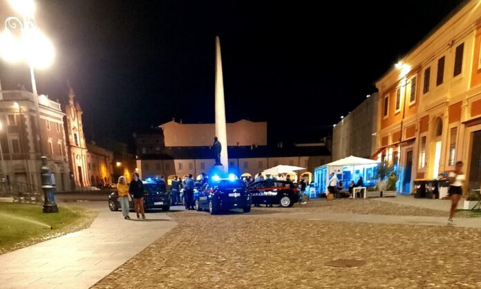 Maxi rissa al Pavaglione, cocci di bottiglia usati come armi