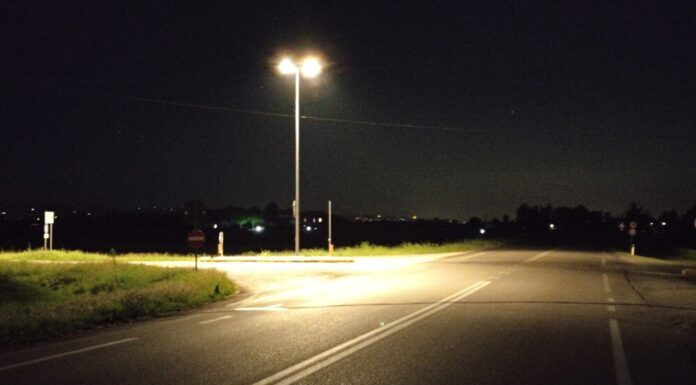 Contro il caro energia di notte lampioni spenti in Bassa Romagna