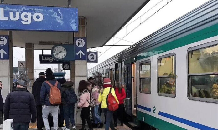Schiaffi e maltrattamenti contro la compagna, arrestato dalla polizia a Lugo