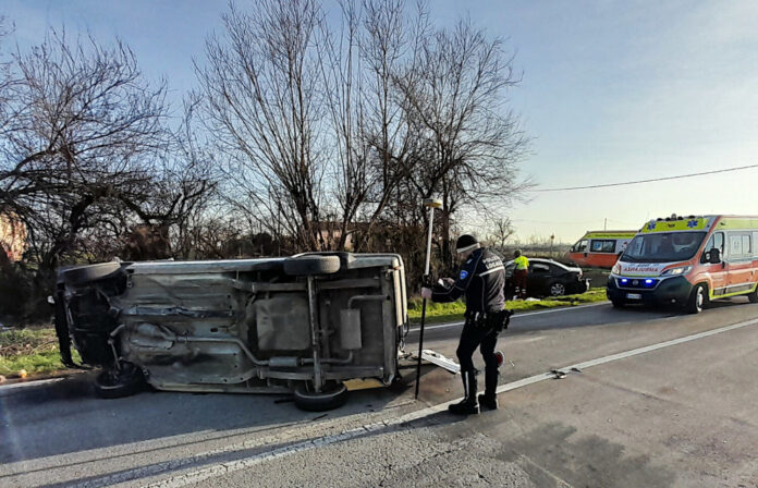 Grave incidente sulle strade di Belricetto, due uomini trasportati all’ospedale Bufalini
