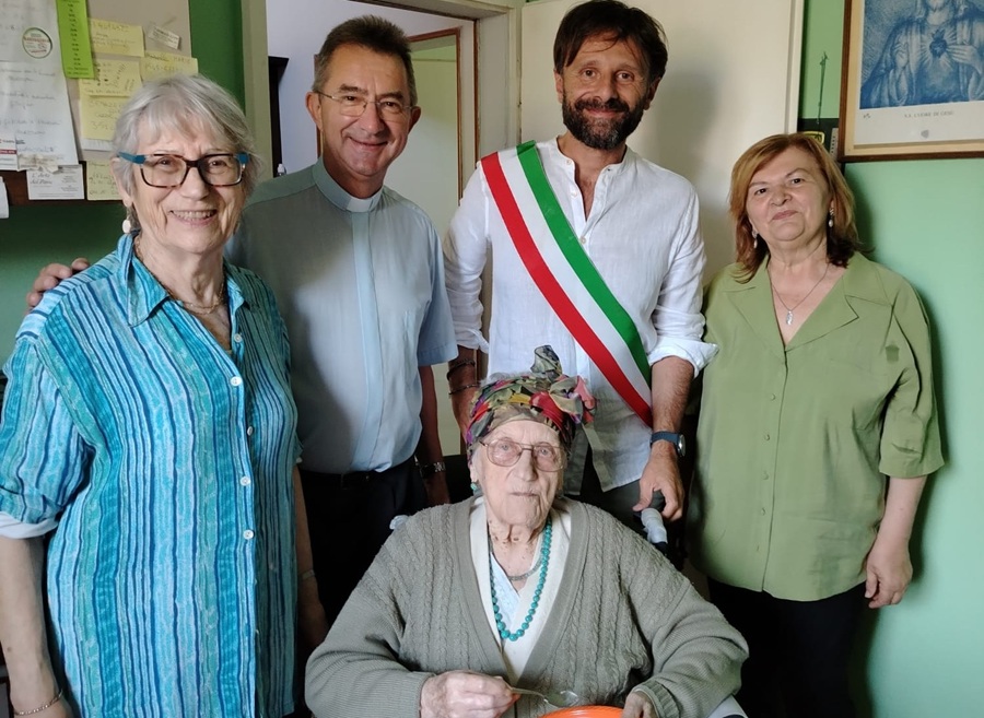 105 anni per Lillia Randi, Alfonsine, 25 maggio 2026 (2)